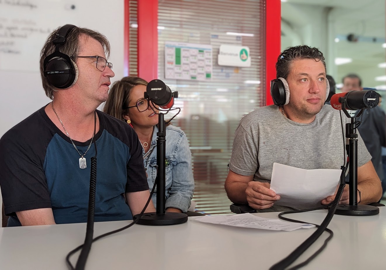 7 - Jean-Michel, Marie-Laure et Christophe.jpg (184 KB)