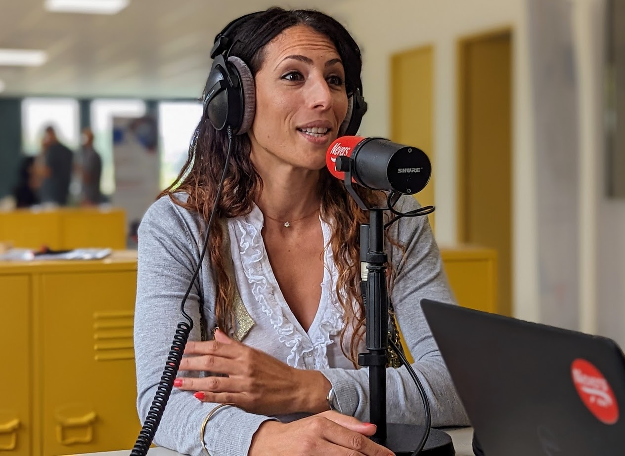 06 Souad Belhadj.jpg (176 KB)