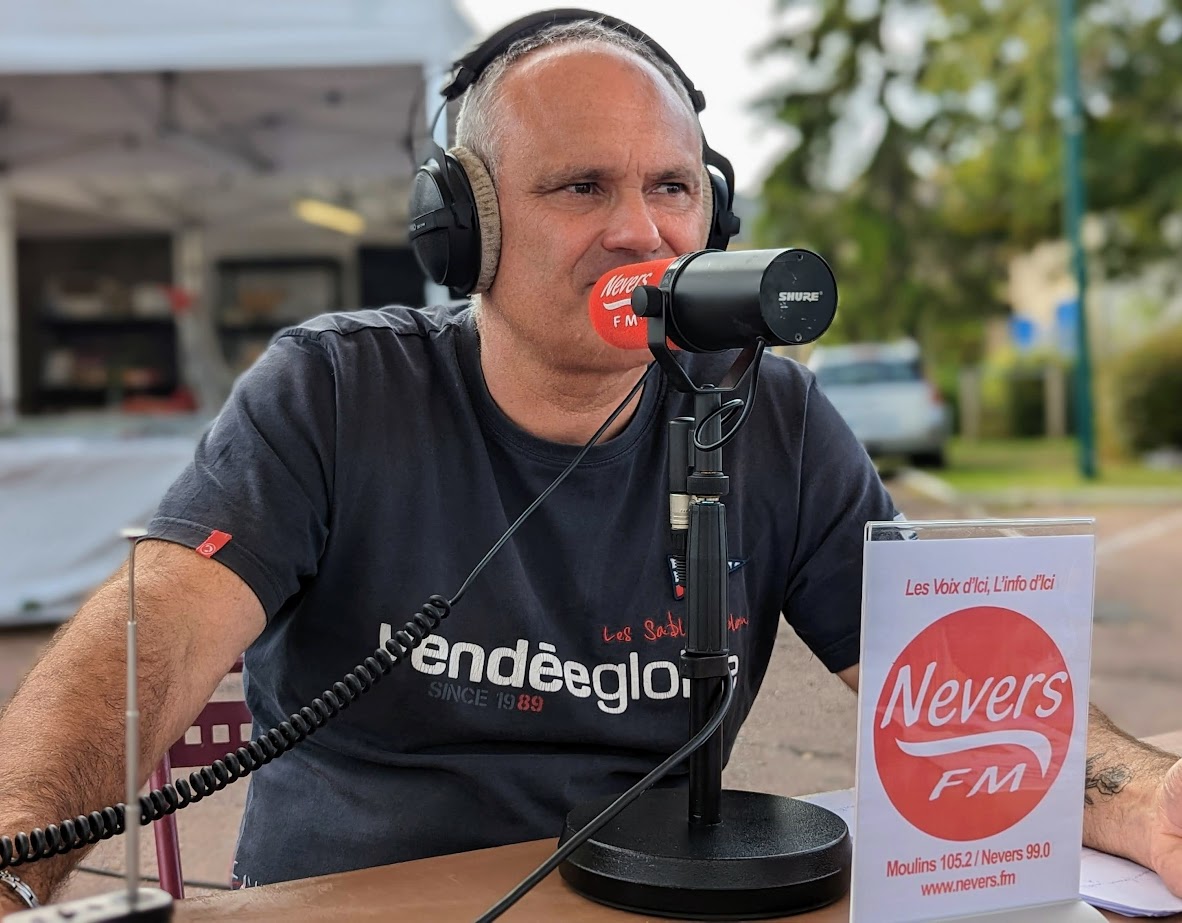 01 Fabrice Berger, maire de Challuy.jpg (185 KB)