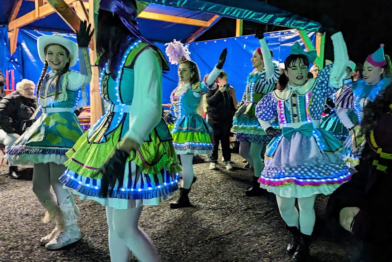 D&eacute;fil&eacute;.jpg (325 KB)