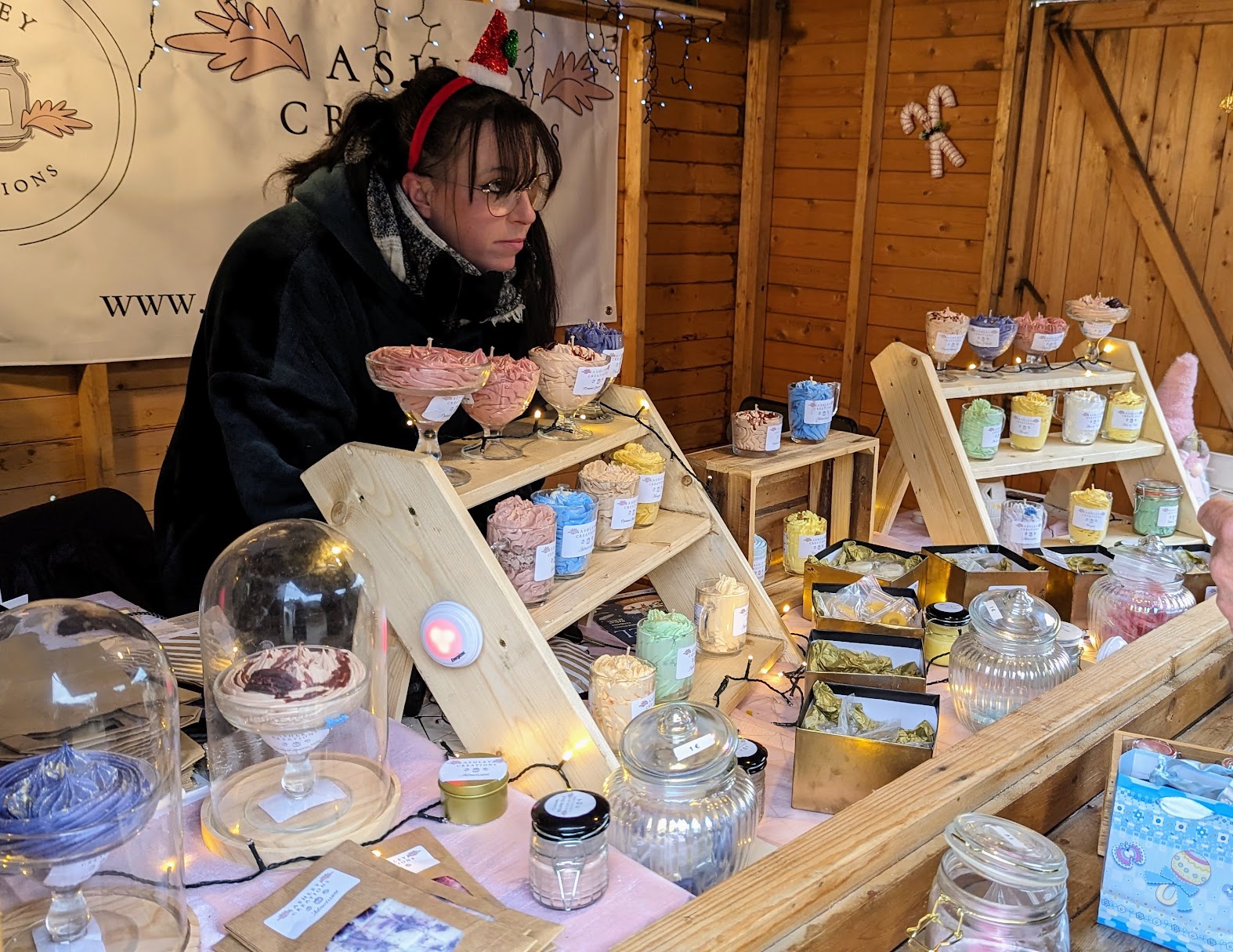 06 H&eacute;l&egrave;ne Stand.png (481 KB)