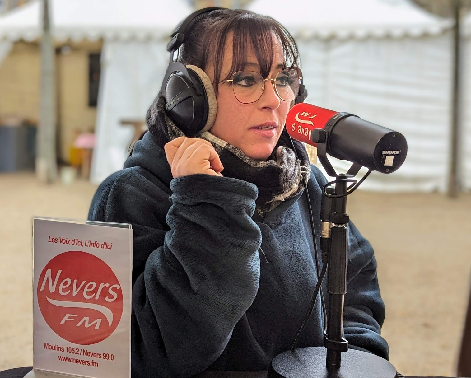 06 H&eacute;l&egrave;ne et ses bougies &agrave; base de cire v&eacute;g&eacute;tale.png (301 KB)