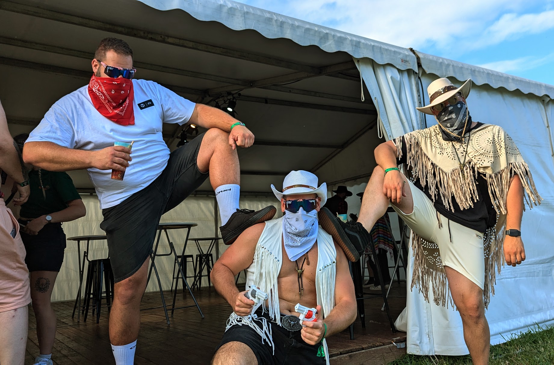 Cosplayers.jpg (458 KB)