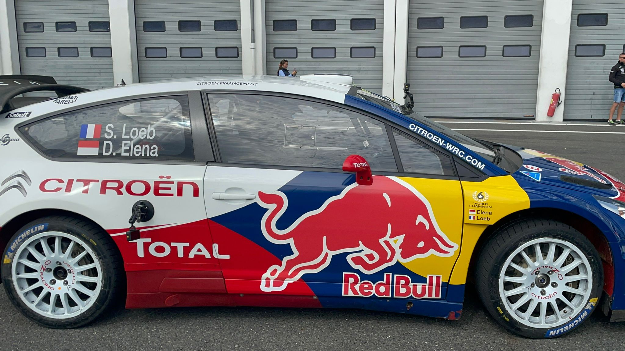 IMG_2285.JPG (378 KB)