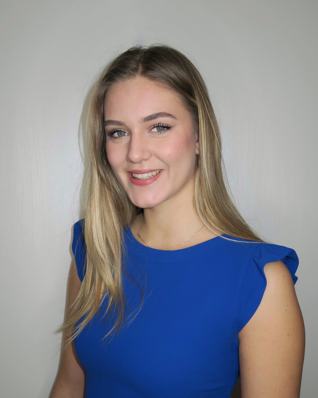 N&deg;7 PERROT Ilona 20 ans.jpeg (328 KB)